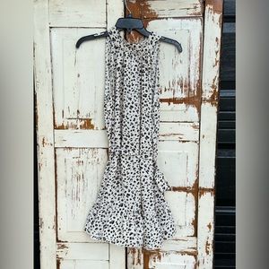Cute summer dress black and cream colored